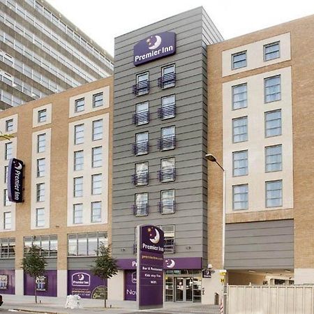 Premier Inn London Croydon Town Centre Buitenkant foto