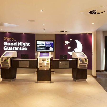 Premier Inn London Croydon Town Centre Buitenkant foto