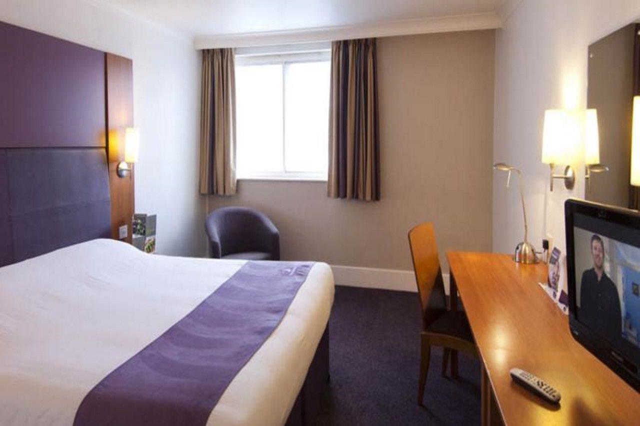 Premier Inn London Croydon Town Centre Buitenkant foto